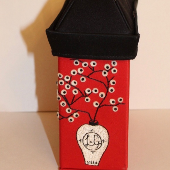 LULU GUINNESS - $850 ICONIC Red PAGODA Ltd Ed Purse * In Met, V&A, Vogue - Picture 9 of 11